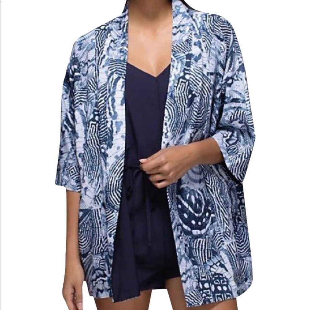 Lululemon wanderlust kimono sz small NFS